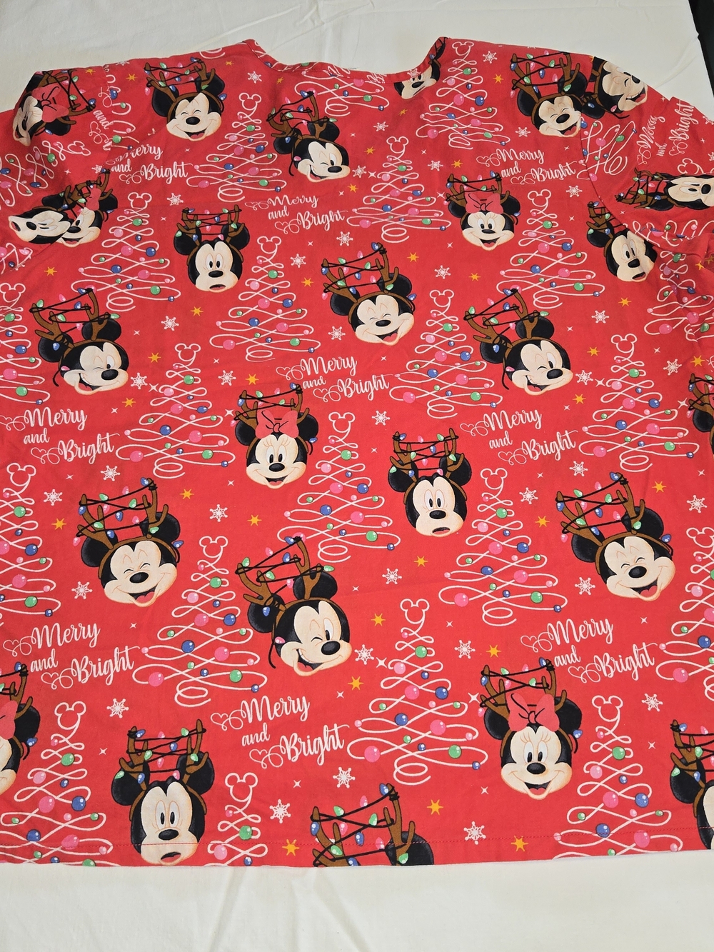 Disney Minnie Mouse Merry And Bright Holiday V-neck Scrub Top Size 2X - Picture 2 of 5
